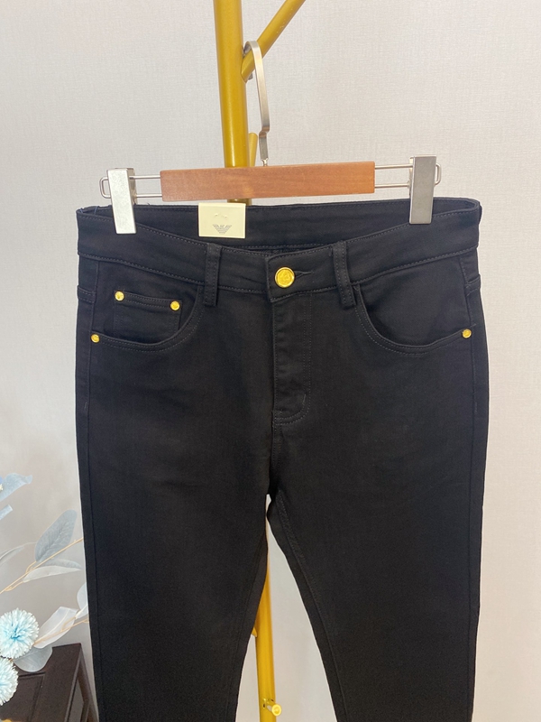 ブランドジーンズ全体デザイン